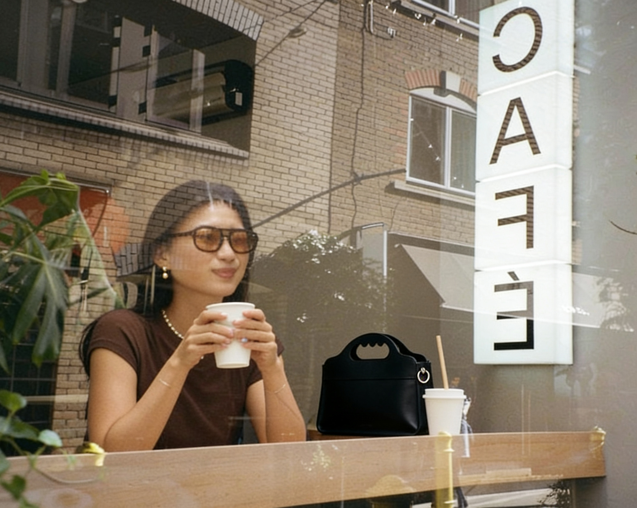 le LUA n°1 dans un café